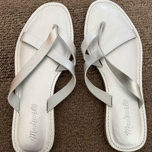 Madewell boardwalk thong sandal in metallic leather.